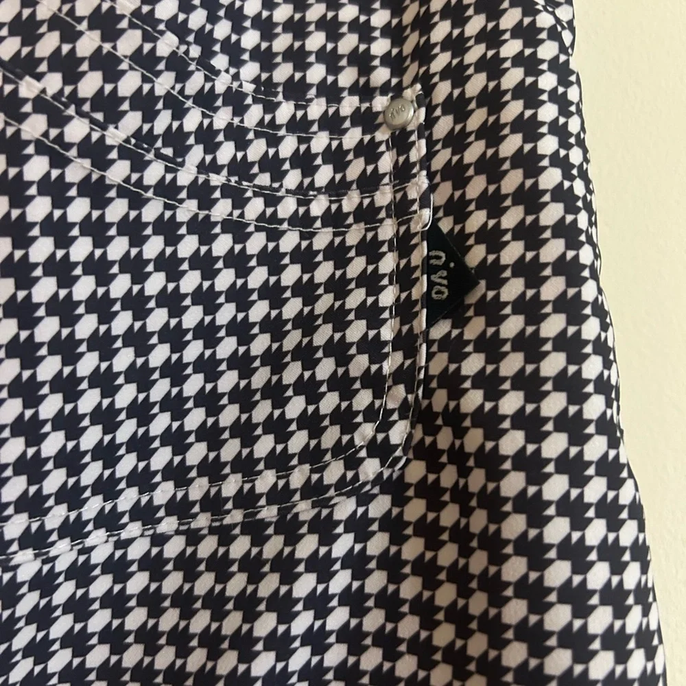 Chic Houndstooth Pencil Skirt - Picture 3 of 4